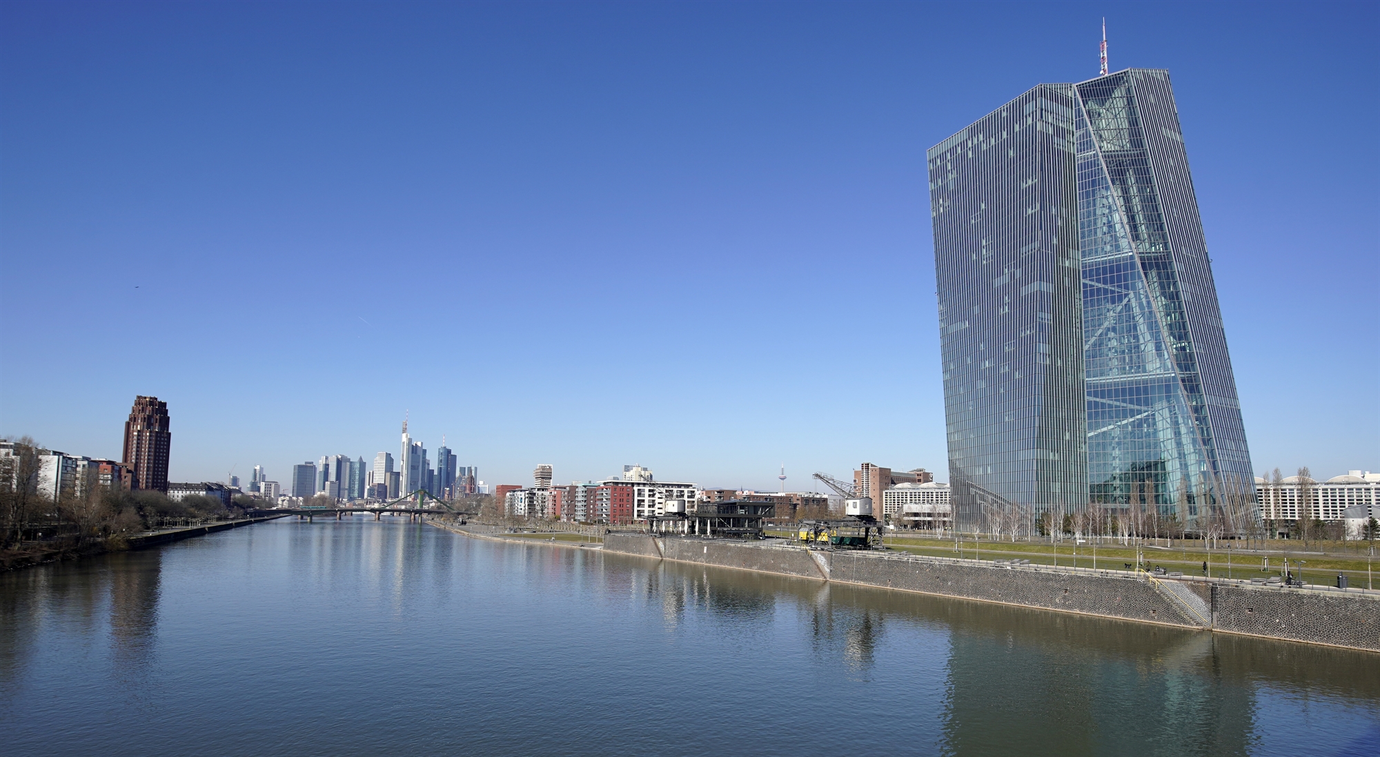 βλέπουν-τρεις-αυξήσεις-επιτοκίων-α-561790168