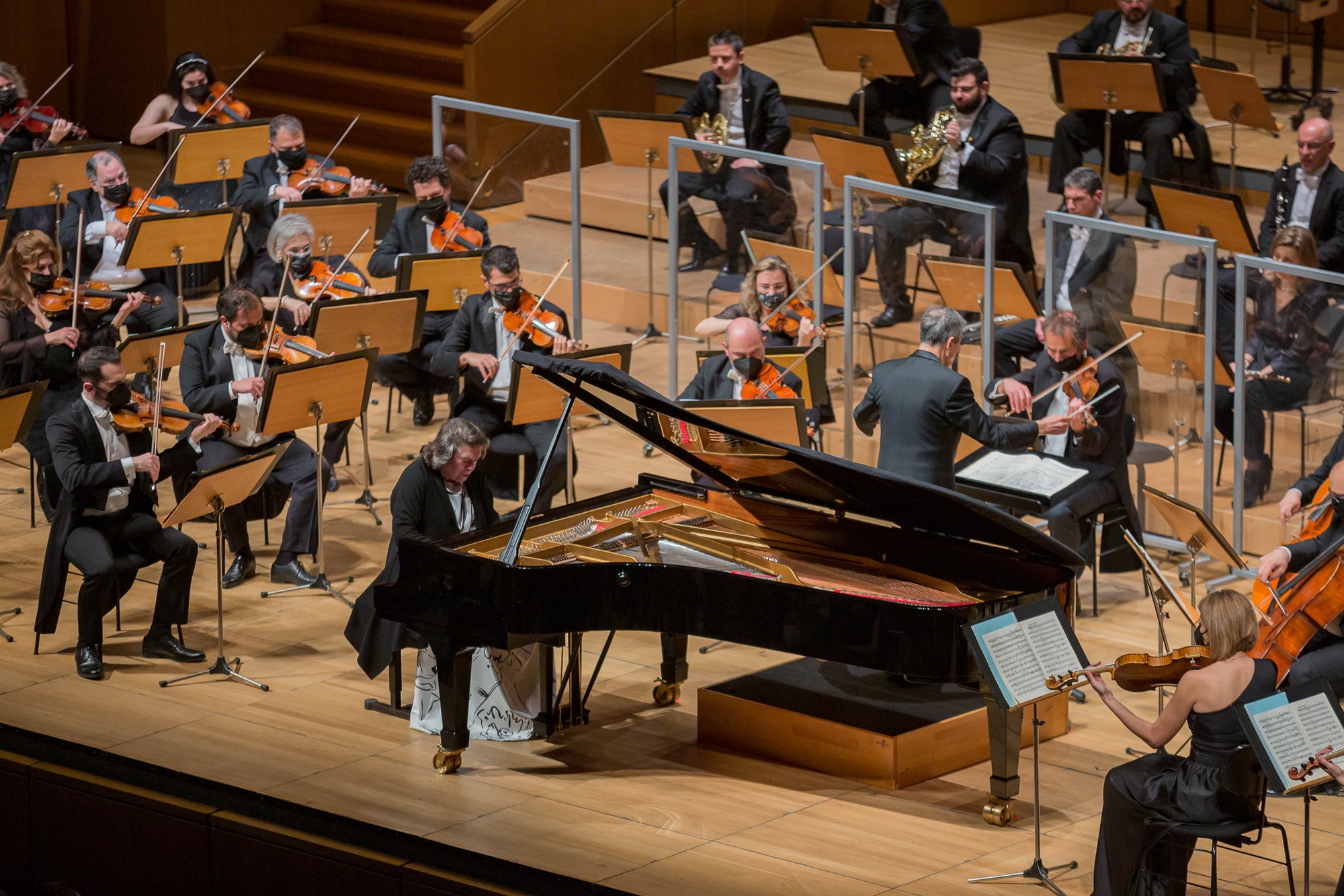 μεγαλόπρεπη-λεόνσκαγια-στο-δεύτερο-κ-561833932