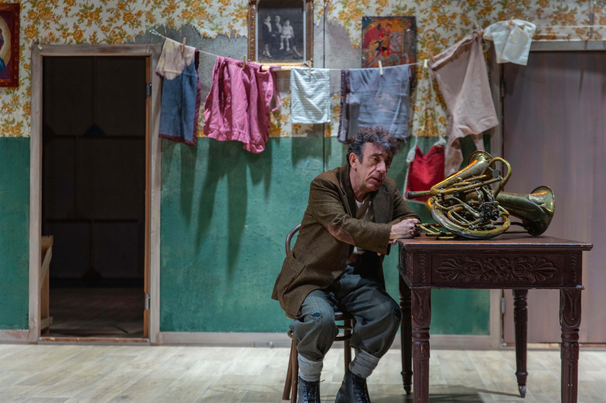 για-να-αυτοκτονήσω-πρέπει-να-ζήσω-561825247