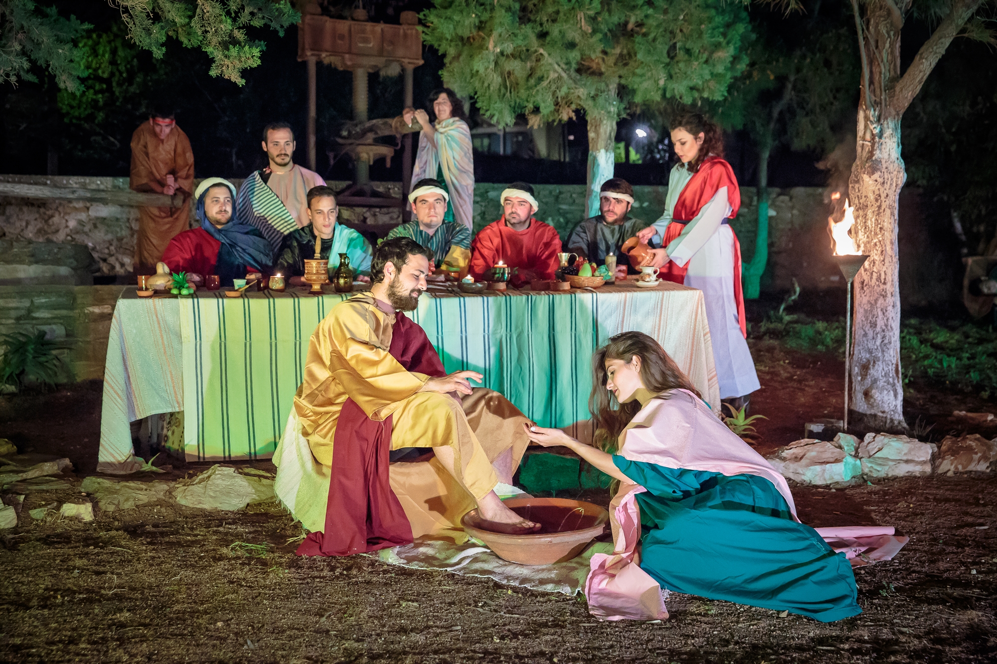 Τα πάθη του Χριστού ζωντανεύουν-2