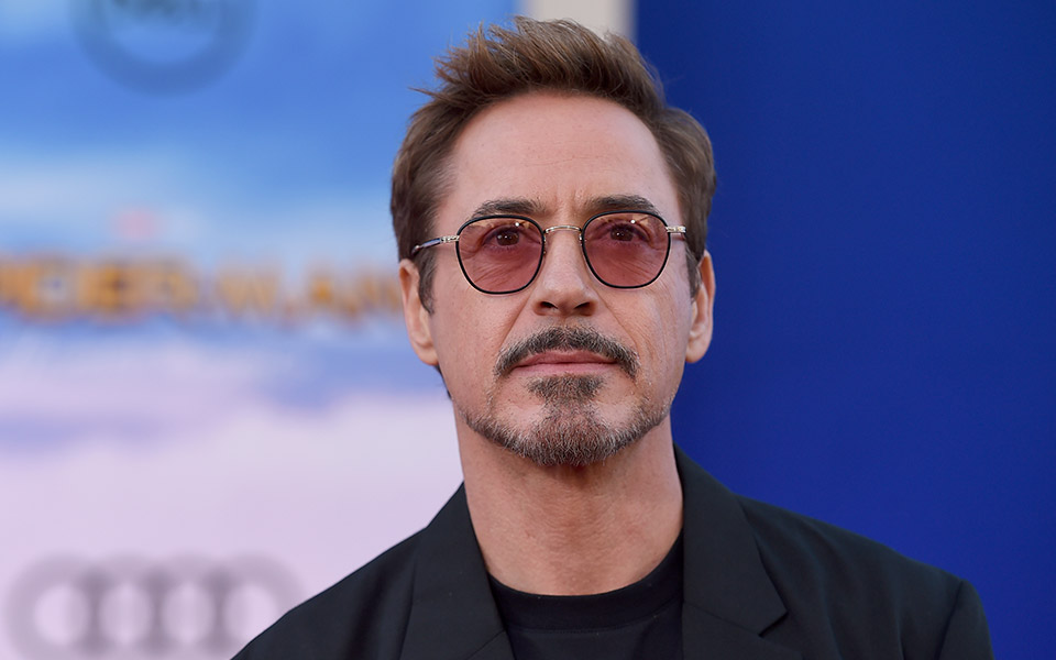 ο-ρόμπερτ-ντάουνι-τζούνιορ-γράφει-βιβ-561798349