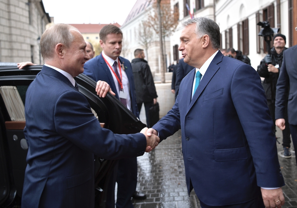 βίκτορ-όρμπαν-η-άλλη-απειλή-για-τη-δημο-561807607