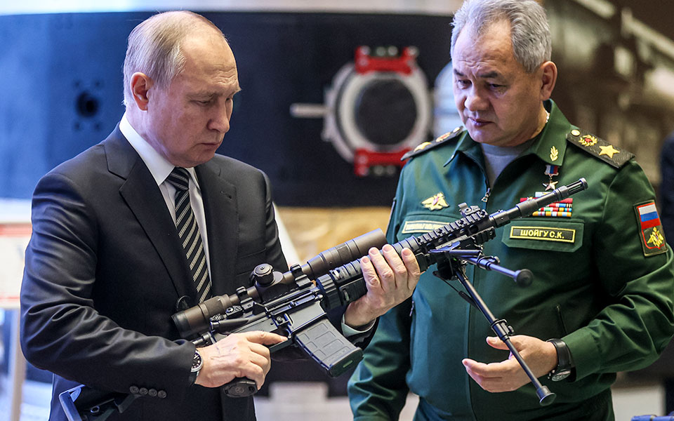 βρετανικά-μμε-για-σοϊγκού-υπέστη-καρδ-561812047