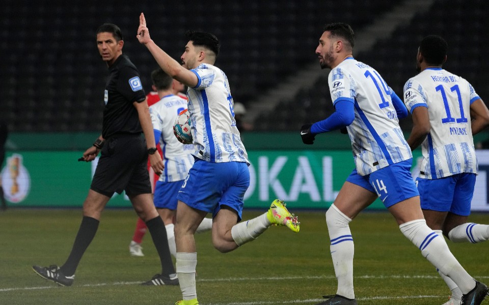 bundesliga-χέρτα-βερολίνου-στουτγκάρδη-2-0-τρί-561826939