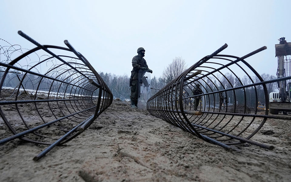 πολωνία-xτίζει-τείχος-στα-σύνορα-με-τη-561811966