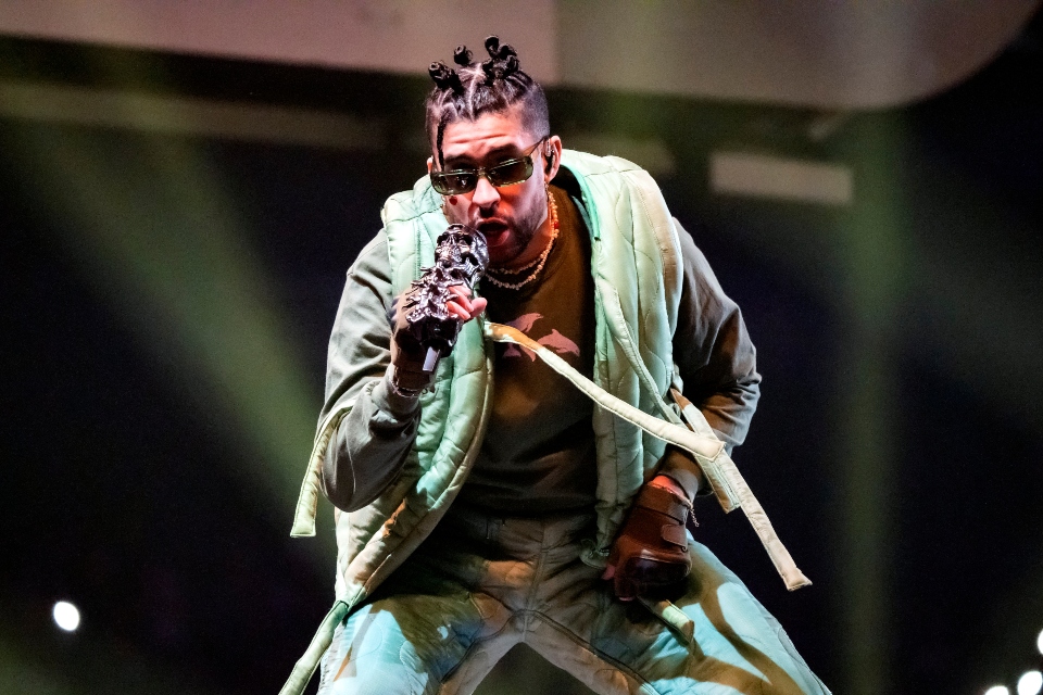 o-bad-bunny-γίνεται-ο-πρώτος-λατίνος-πρωταγωνι-561827554