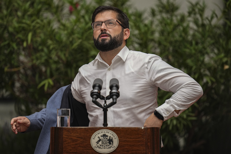 χιλή-αντιμέτωπος-με-τα-πρώτα-σύννεφα-τ-561811729