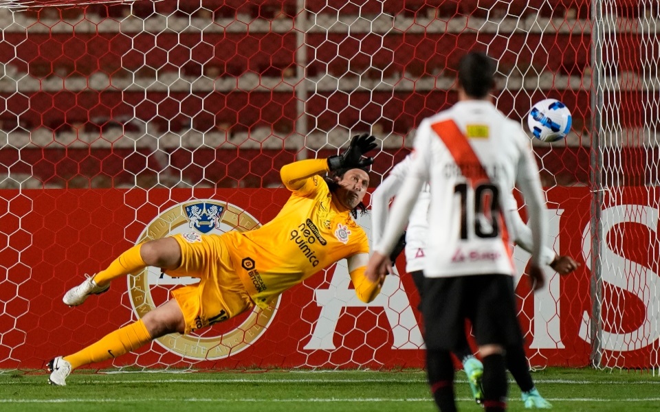 ο-τερματοφύλακας-της-κορίνθιανς-δέχτ-561800368