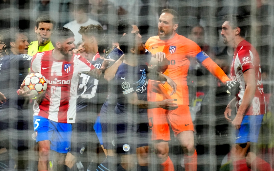 champions-league-έρευνα-της-uefα-για-τη-σύρραξη-των-παι-561811639