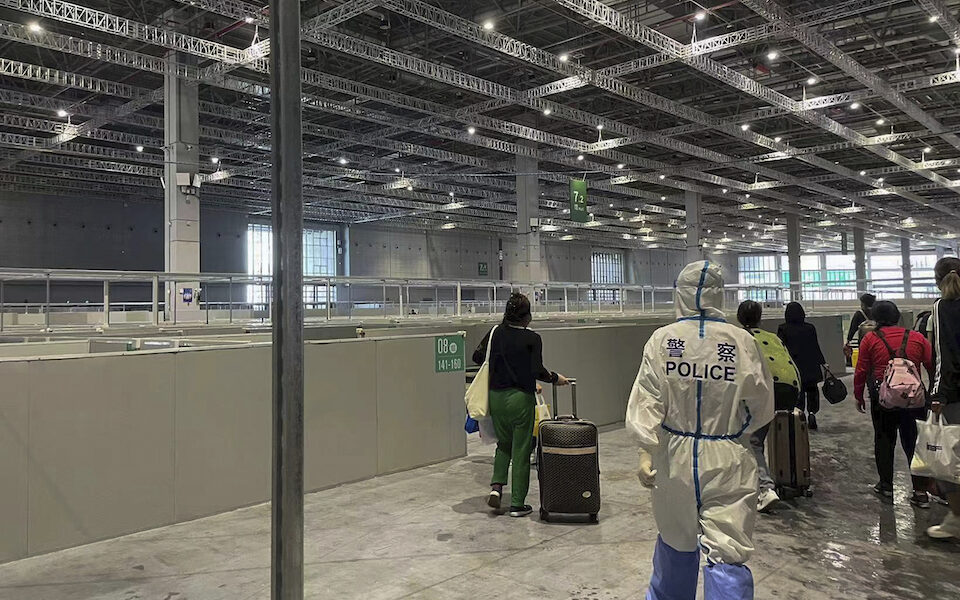 σαγκάη-χαλαρώνει-το-αυστηρό-lockdown-για-4-εκα-561820924