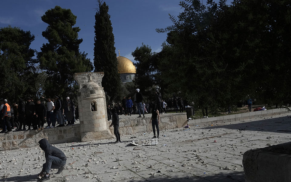 ιερουσαλήμ-πάνω-από-40-τραυματίες-σε-συ-561834256