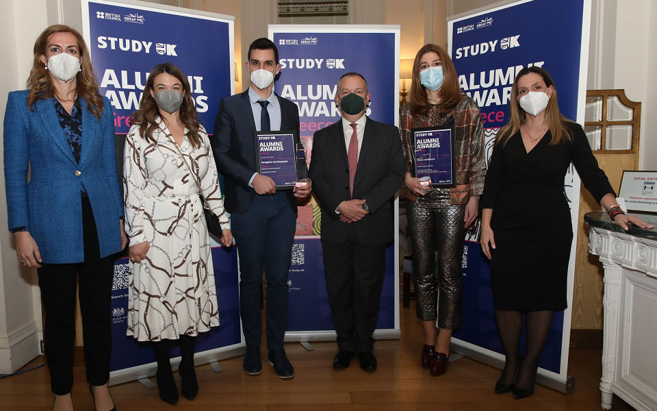 παγκόσμιο-δίκτυο-γνώσεων-και-εξέλιξη-561819538