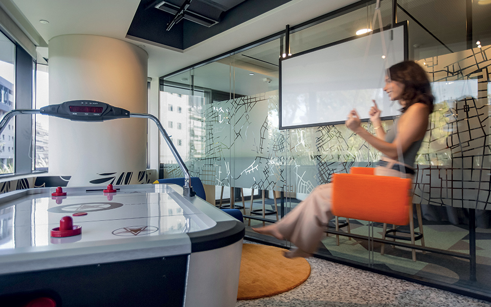 Πώς αλλάζουν οι εργασιακοί χώροι μετά την πανδημία;-4