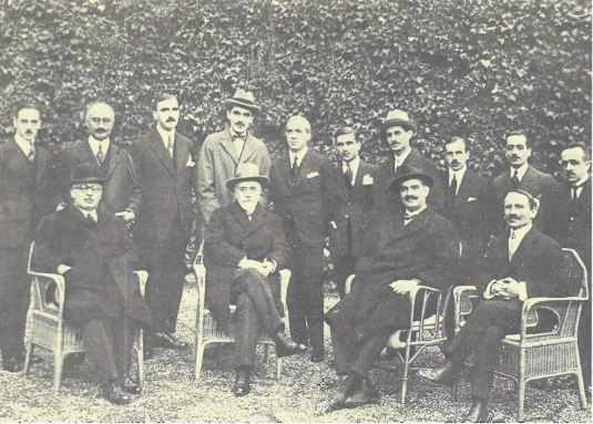 το-διαβατήριο-των-μειονοτήτων-561826327