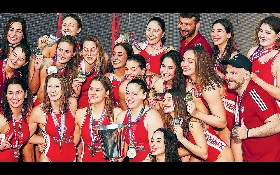 το-ελληνικό-πόλο-δείχνει-τον-δρόμο-για-561794332