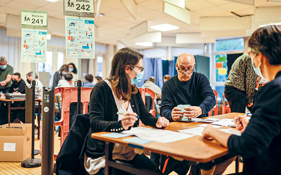 μαρίν-λεπέν-προβληματισμός-στα-ελλην-561806539