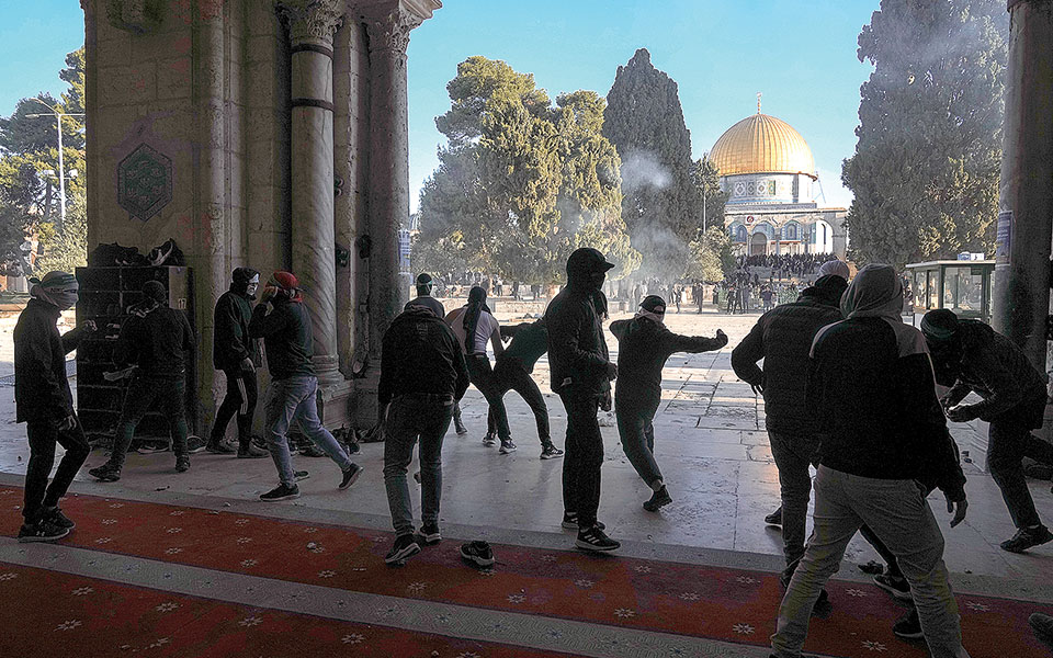 τριπλή-γιορτή-με-βία-στους-αγίους-τόπο-561815764