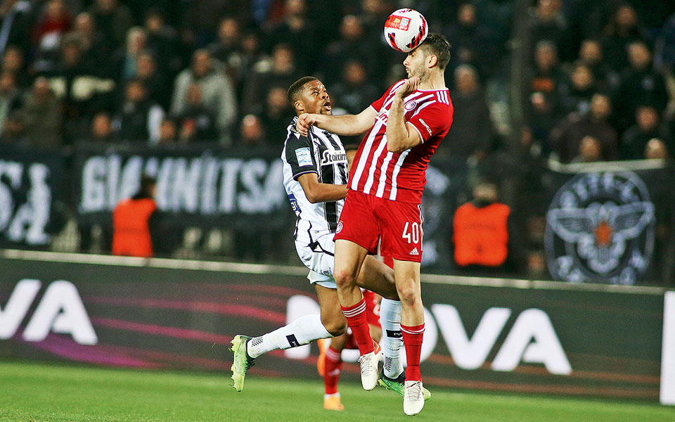 κύπελλο-με-ανοιχτούς-λογαριασμούς-ολ-561829312