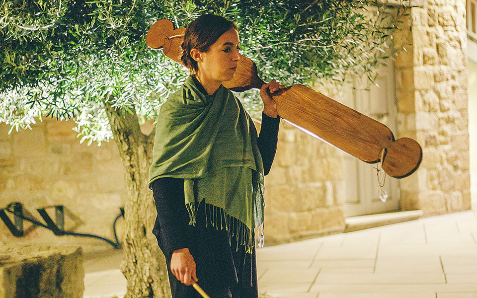 ένα-φεστιβάλ-υπό-τη-σκέπη-της-αθηναϊκή-561831568