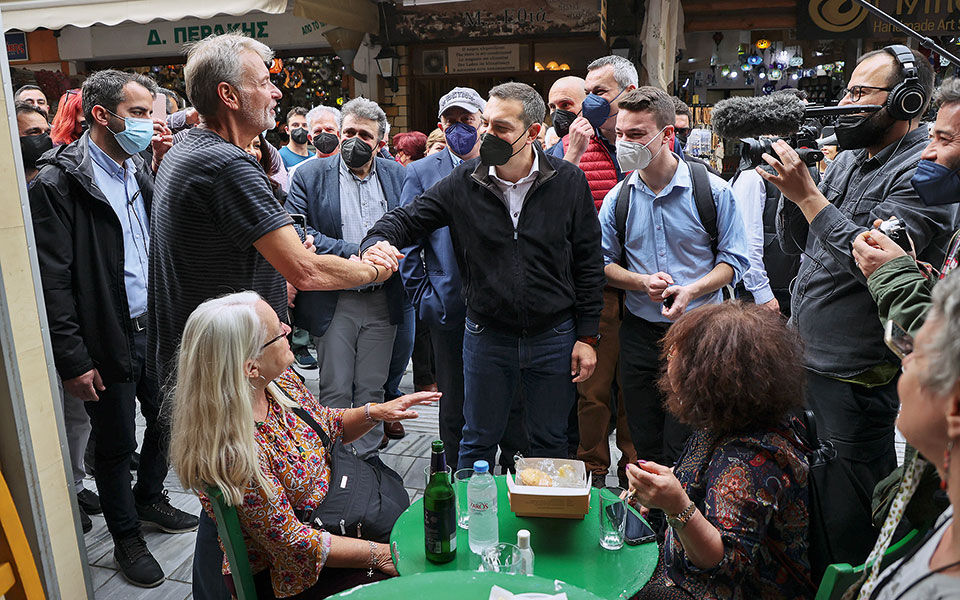 συριζα-στήνει-προεκλογικό-σκηνικό-γι-561831307