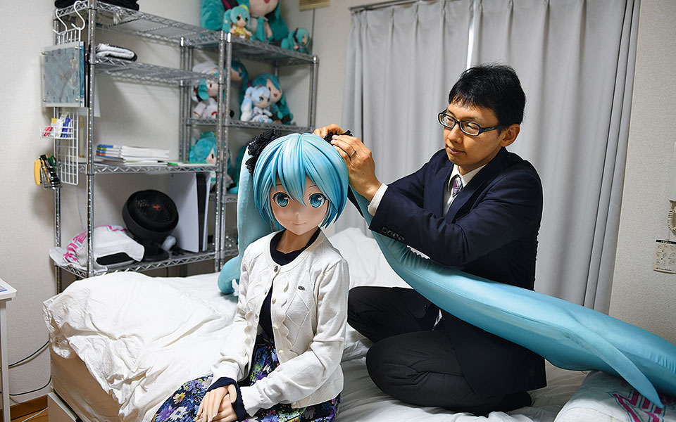 ιάπωνας-παντρεύτηκε-χαρακτήρα-κόμικ-561831256