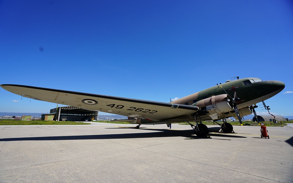 η-θρυλική-dakota-ζεσταίνει-τις-μηχανές-της-γ-561792049