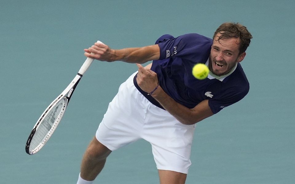 wimbledon-σε-κίνδυνο-η-συμμετοχή-του-μεντβέντ-561795076