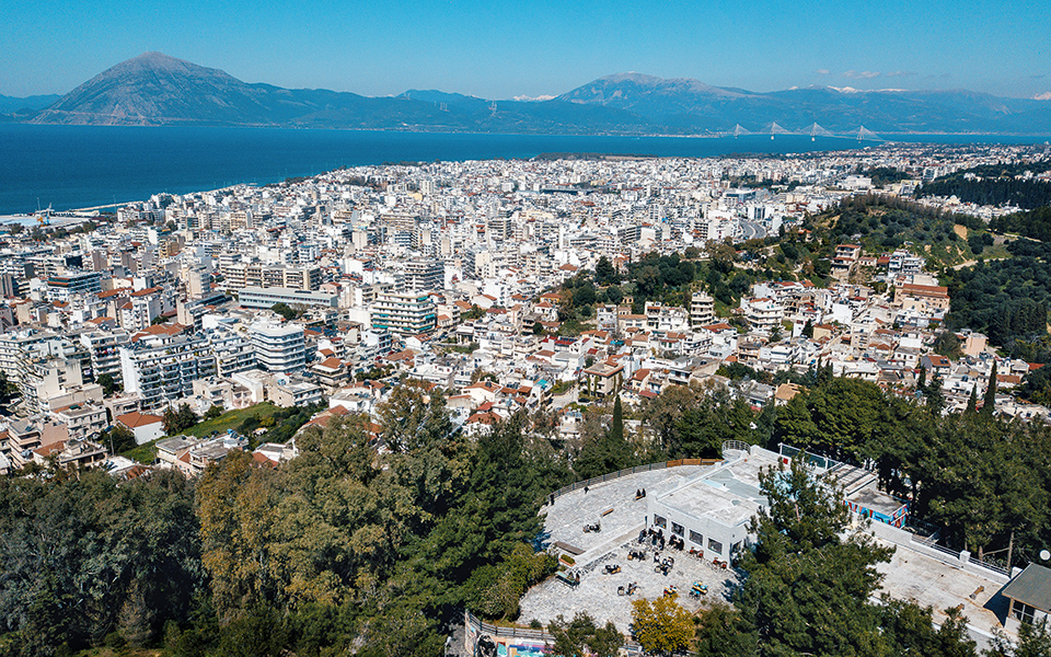 Κάτι ενδιαφέρον «τρέχει» στην Πάτρα-8