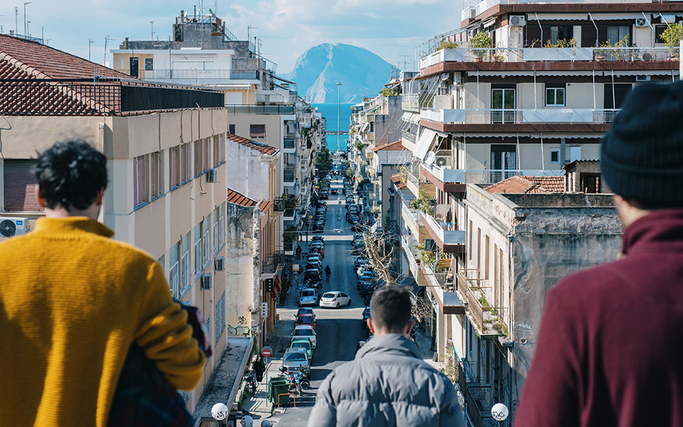 Κάτι ενδιαφέρον «τρέχει» στην Πάτρα-1