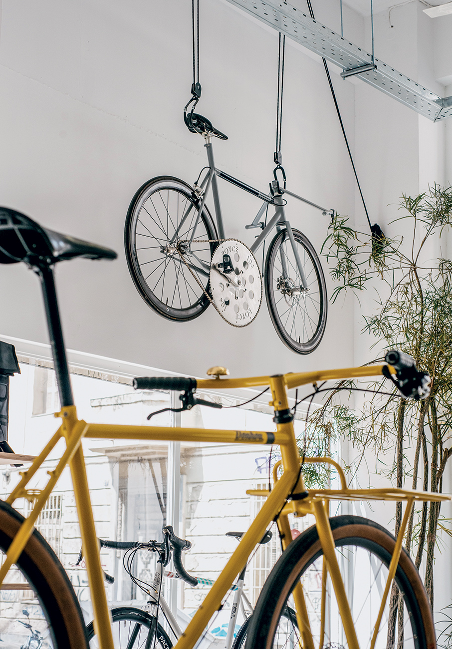 Γιατί ένας από τους καλύτερους κατασκευαστές ποδηλάτων στον κόσμο άνοιξε εργαστήριο στην Κυψέλη;-2