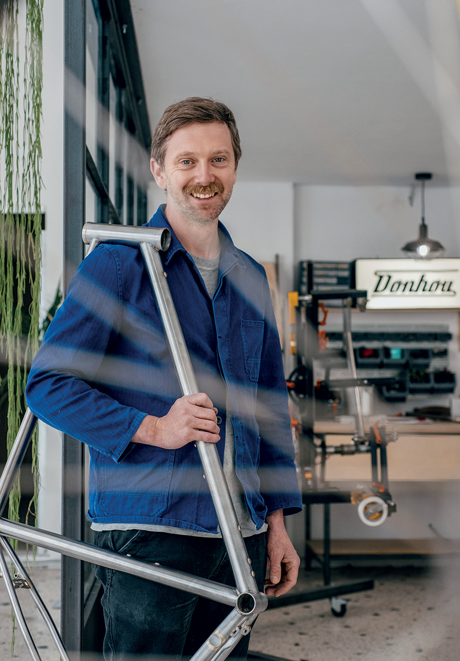 Γιατί ένας από τους καλύτερους κατασκευαστές ποδηλάτων στον κόσμο άνοιξε εργαστήριο στην Κυψέλη;-1