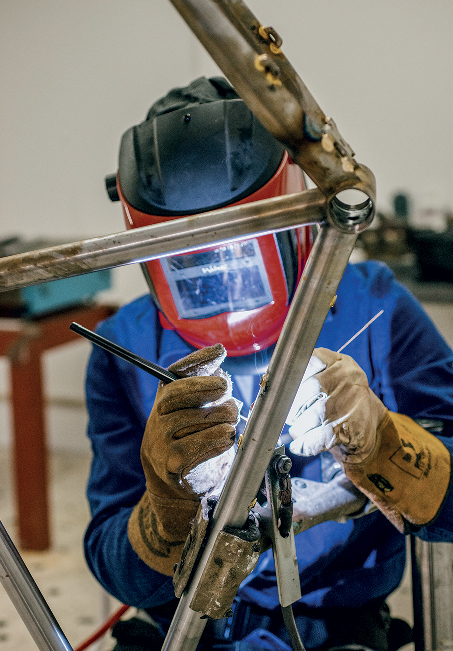 Γιατί ένας από τους καλύτερους κατασκευαστές ποδηλάτων στον κόσμο άνοιξε εργαστήριο στην Κυψέλη;-3