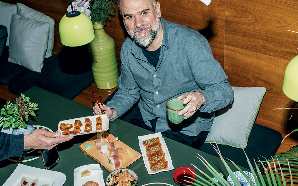 ο-στέφανος-ρόκος-φέρνει-την-ιαπωνία-στ-561793048