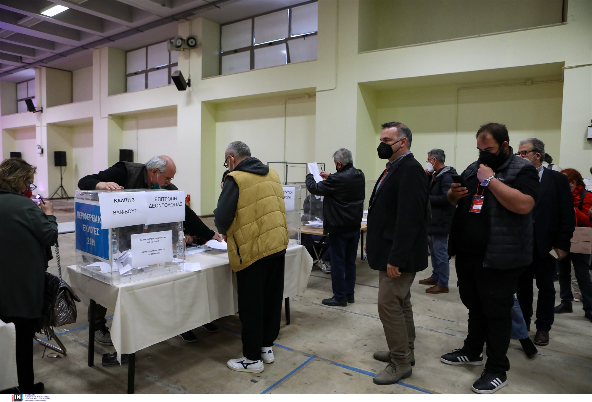 τα-ρήγματα-παραμένουν-ανοικτά-στην-κο-561818317