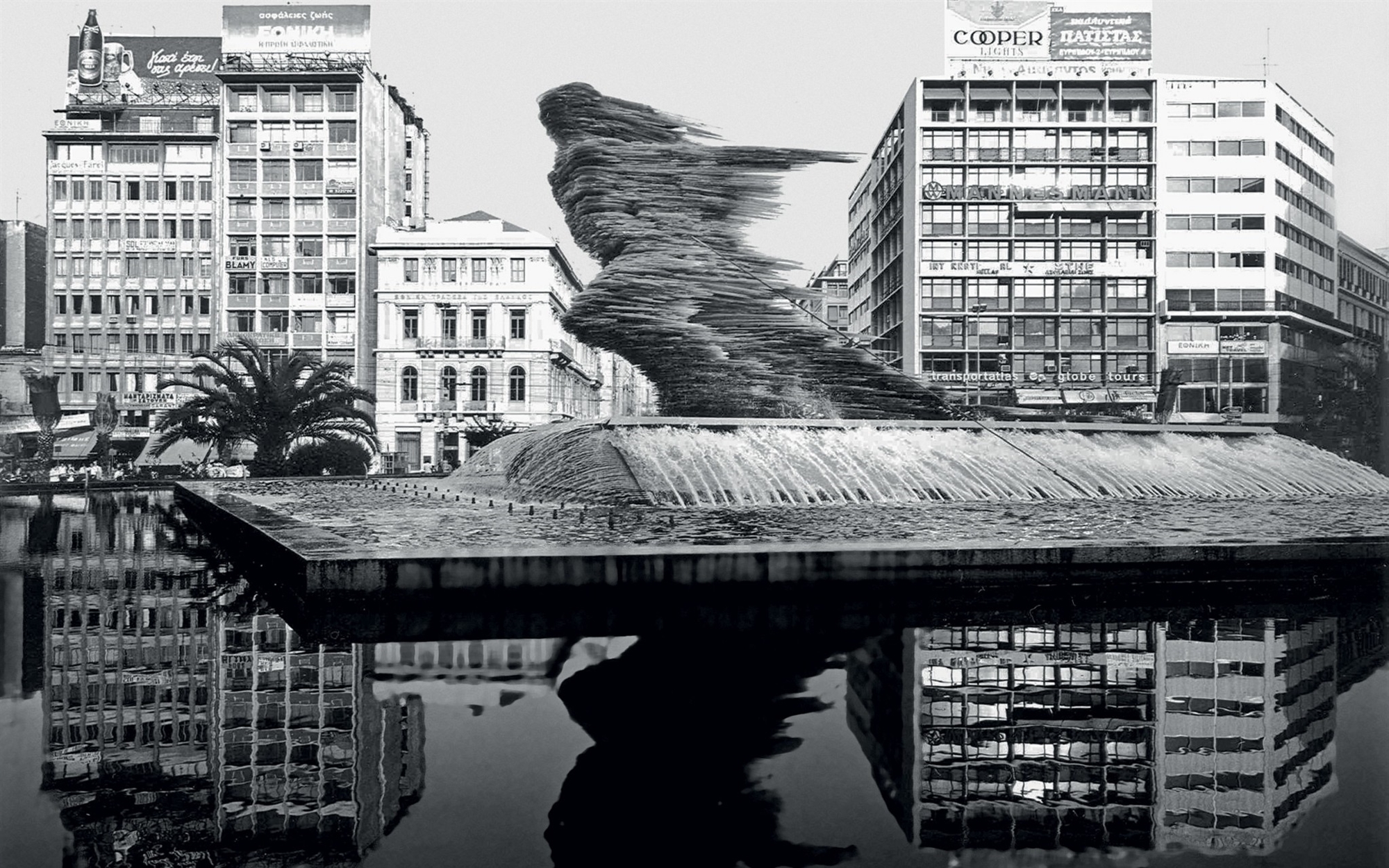 Ο «Δρομέας» του Βαρώτσου επιστρέφει από το Χίλτον στην πλατεία Ομονοίας-1