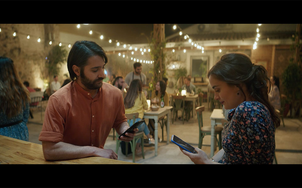 Smartphone, το τρίτο πρόσωπο στις σχέσεις μας-1