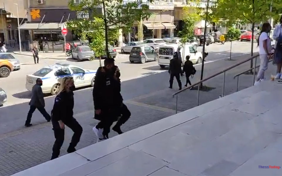 θεσσαλονίκη-στον-εισαγγελέα-ο-17χρονος-561827743