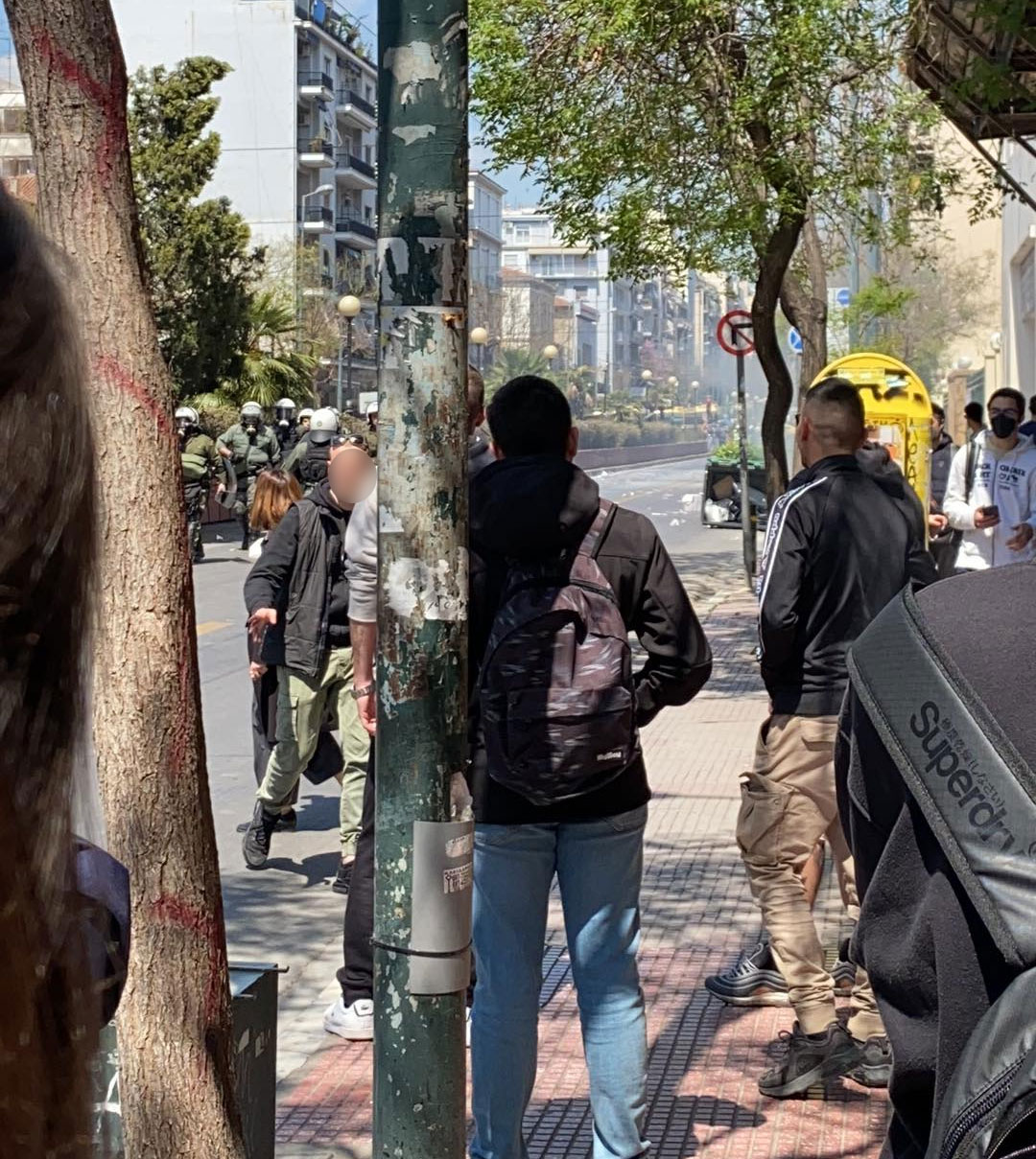 ΑΣΟΕΕ: Άγνωστοι πέταξαν πέτρες σε περιπολικό και ομάδα ΟΠΚΕ (βίντεο, εικόνες)-1