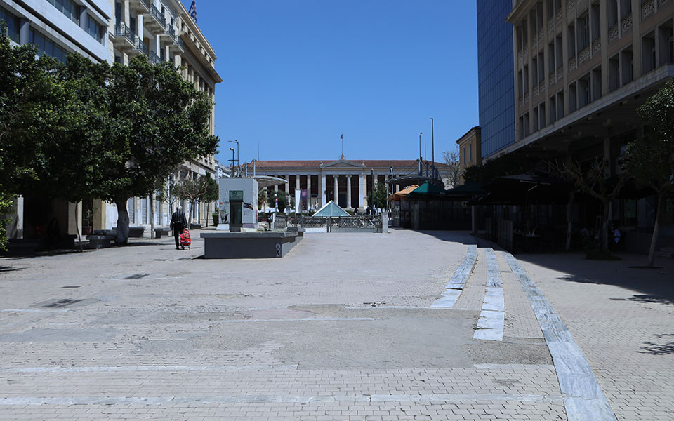 Άδεια πόλη η Αθήνα την Κυριακή του Πάσχα (Εικόνες)-3