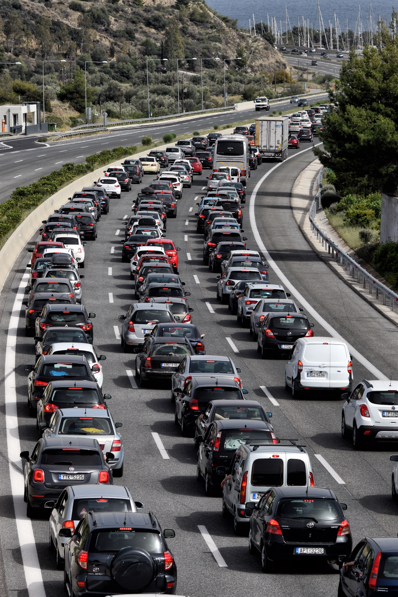 κίνηση-στους-δρόμους-μεγάλες-καθυστε-561828718