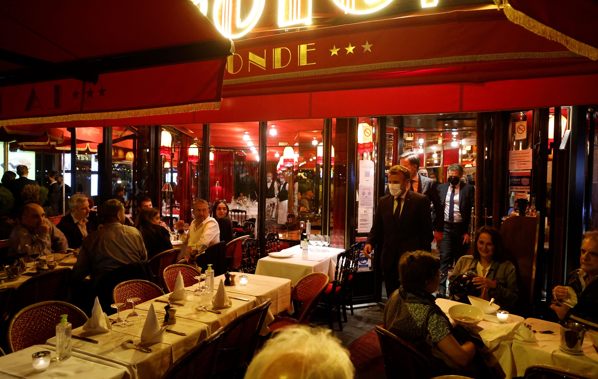 ο-εμανουέλ-i-στη-γαλλική-επαρχία-561815146