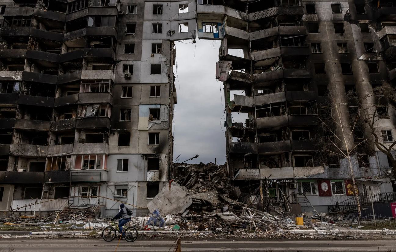 Πόλεμος στην Ουκρανία: Βασάνισαν και σκότωσαν ολόκληρες οικογένειες, λέει ο Ζελένσκι-2