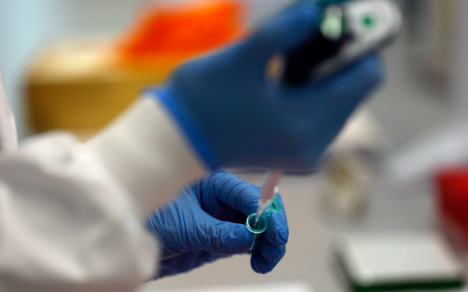 κορωνοϊός-όμικρον-κυριαρχεί-το-στέ-561811492