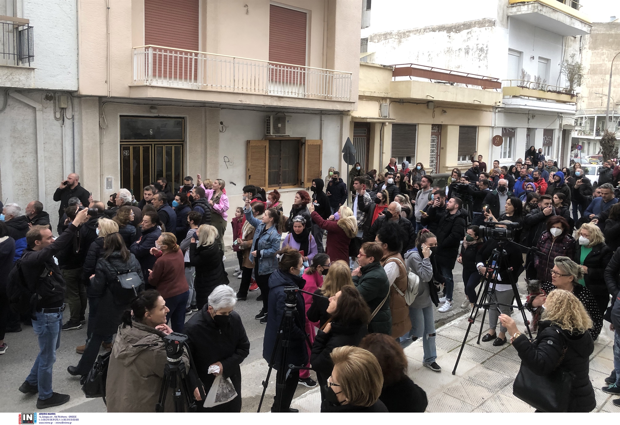 το-αρχέτυπο-της-μητέρας-καταρρέει-561787915