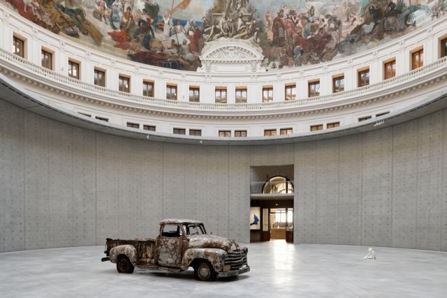 τσαρλς-ρέι-γλυπτά-με-πνεύμα-εκτίθεν-561814222