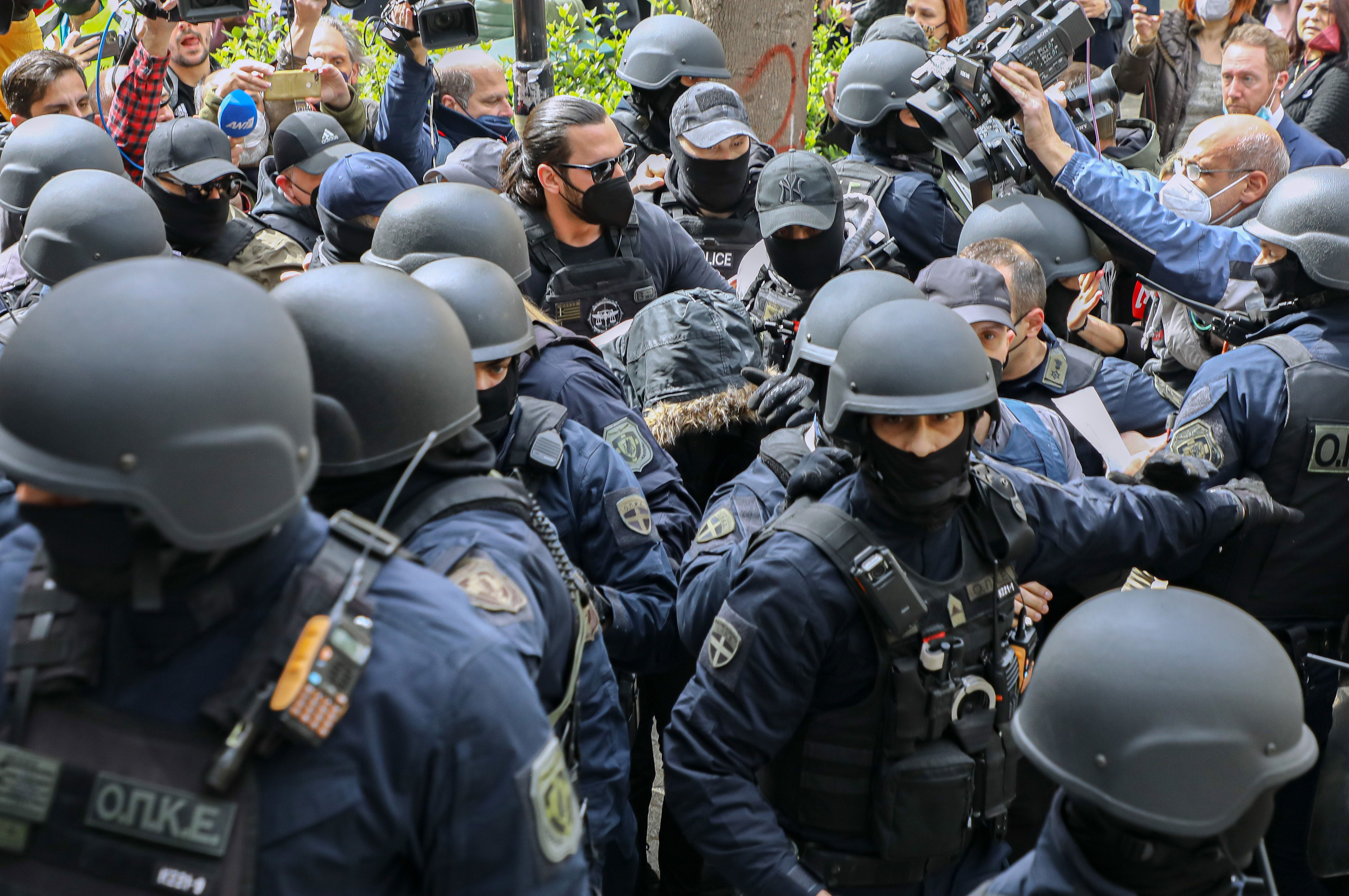 Ρούλα Πισπιρίγκου: Έφθασε στα δικαστήρια της Ευελπίδων – Η ώρα της απολογίας-1