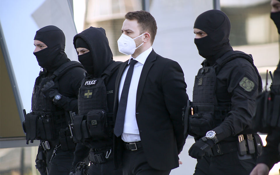 έγκλημα-στα-γλυκά-νερά-καταθέτει-σήμε-561806410