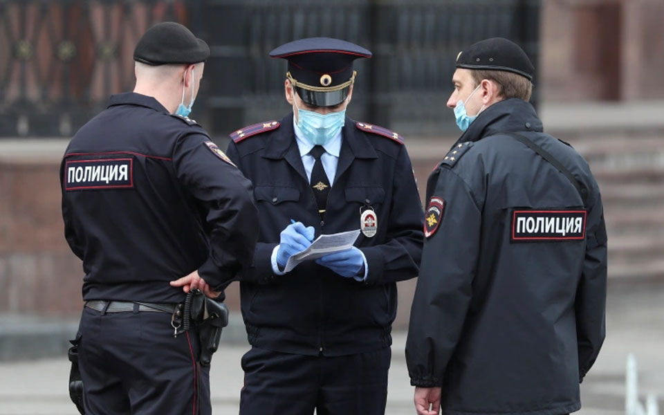 ρωσία-στη-φυλακή-δημοσιογράφος-που-έγ-561813826