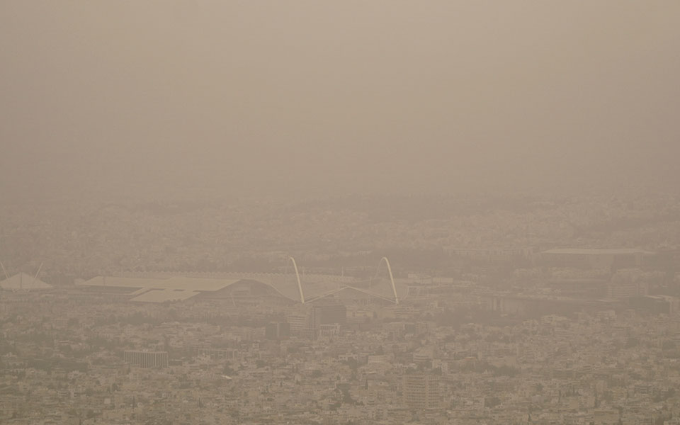 Καιρός σήμερα: Πέπλο αφρικανικής σκόνης στην Αθήνα – Πότε υποχωρεί το φαινόμενο-2