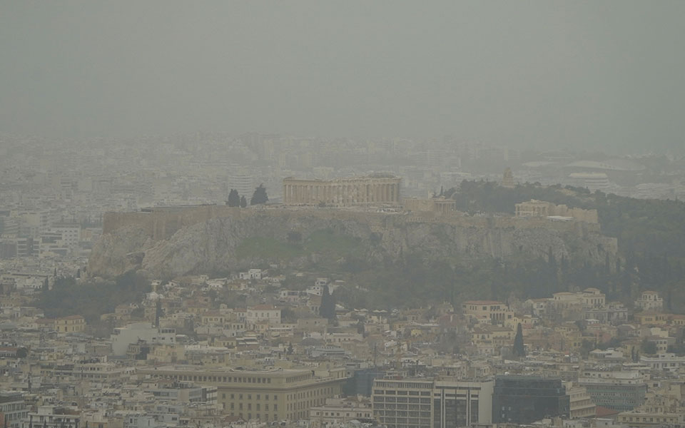 Καιρός σήμερα: Πέπλο αφρικανικής σκόνης στην Αθήνα – Πότε υποχωρεί το φαινόμενο-1